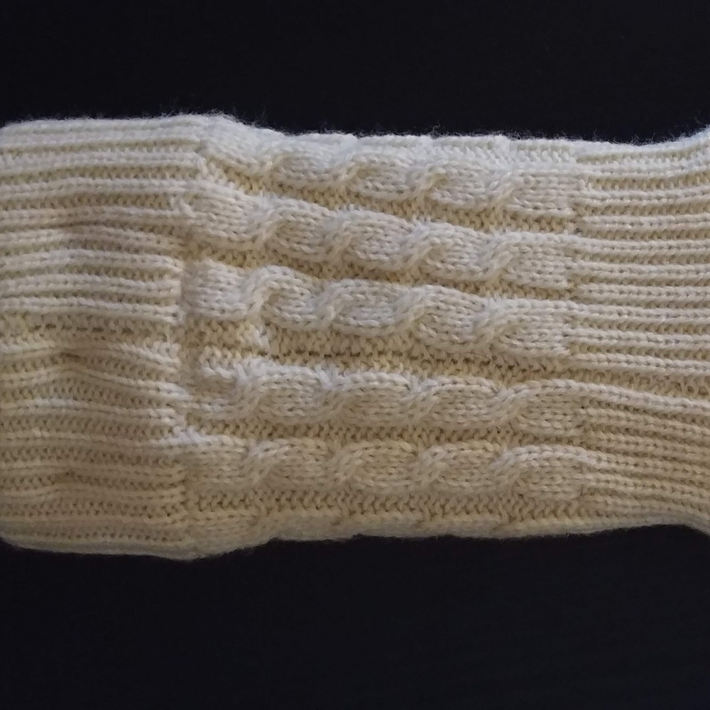 Cream Knit Peek-a-book socks